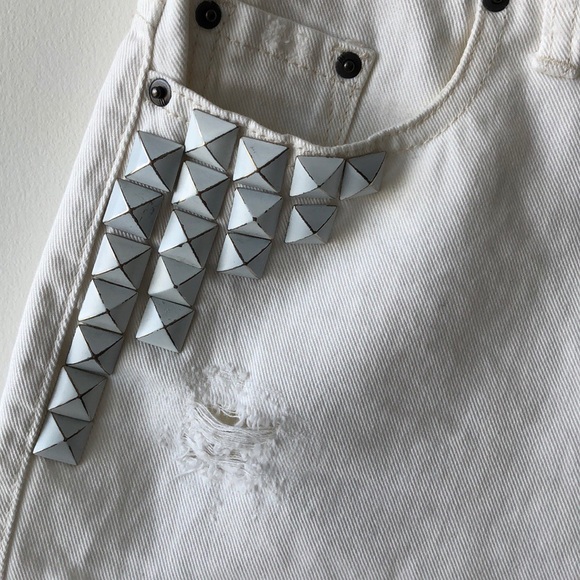 BDG Hight Rise Drew Cheeky White Shorts - Picture 4 of 5